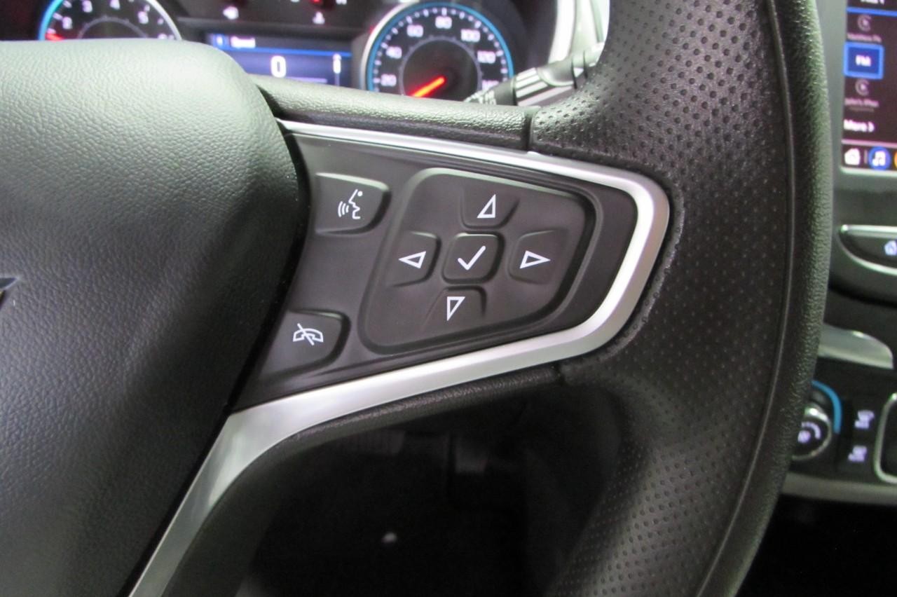 Chevrolet Equinox Vehicle Full-screen Gallery Image 16