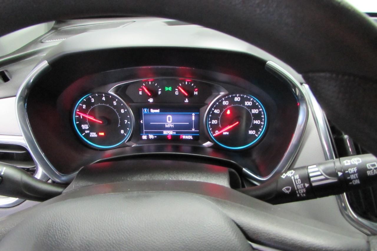 Chevrolet Equinox Vehicle Full-screen Gallery Image 17