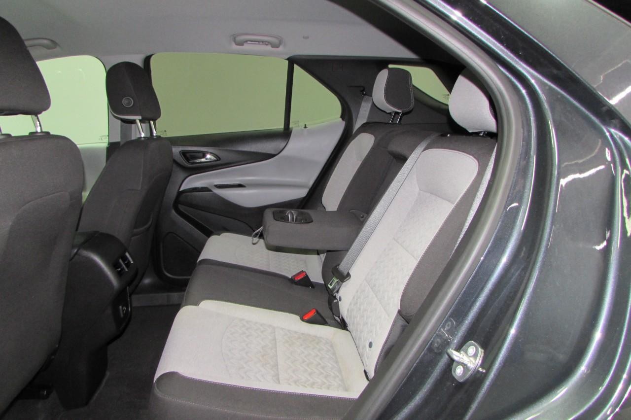 Chevrolet Equinox Vehicle Full-screen Gallery Image 24