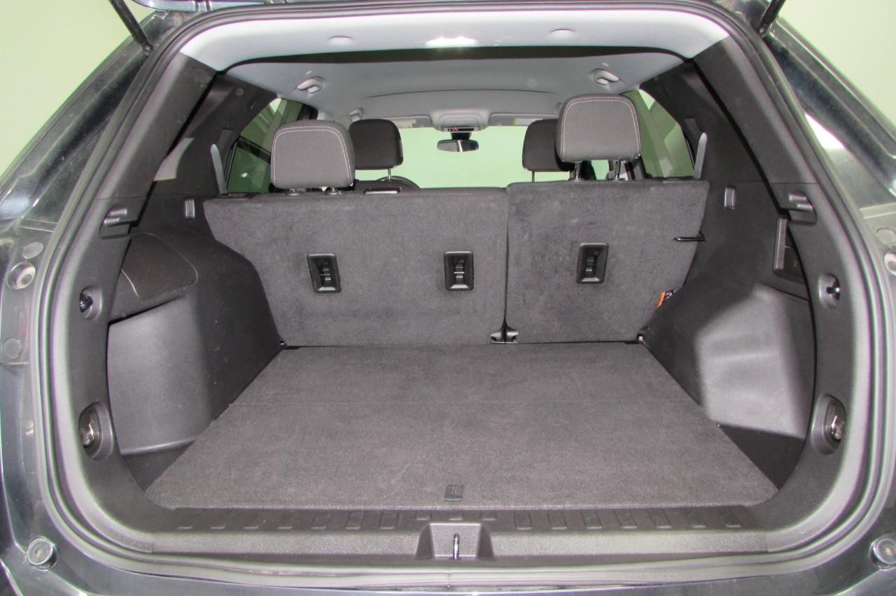 Chevrolet Equinox Vehicle Full-screen Gallery Image 26