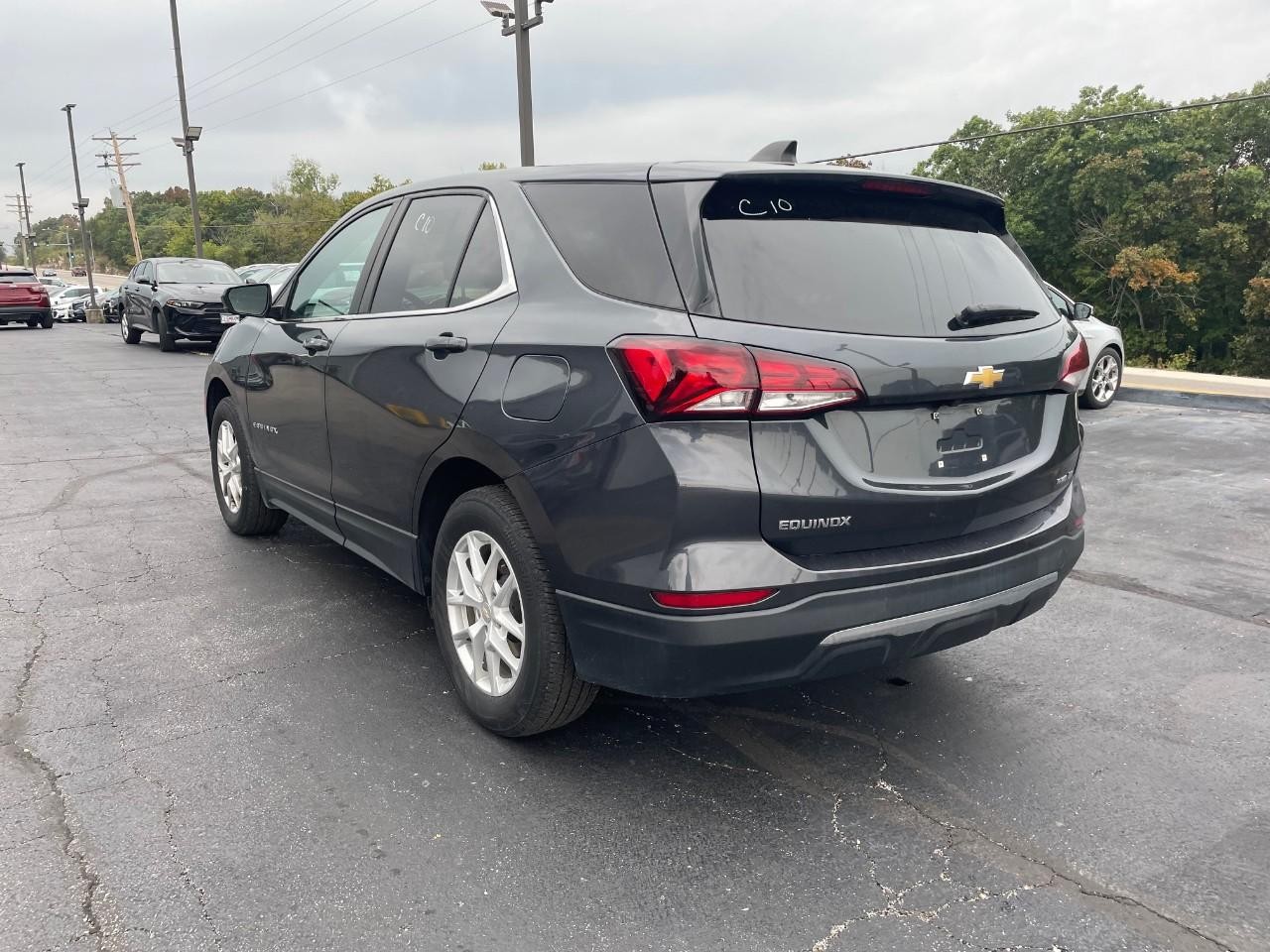 Chevrolet Equinox Vehicle Full-screen Gallery Image 30