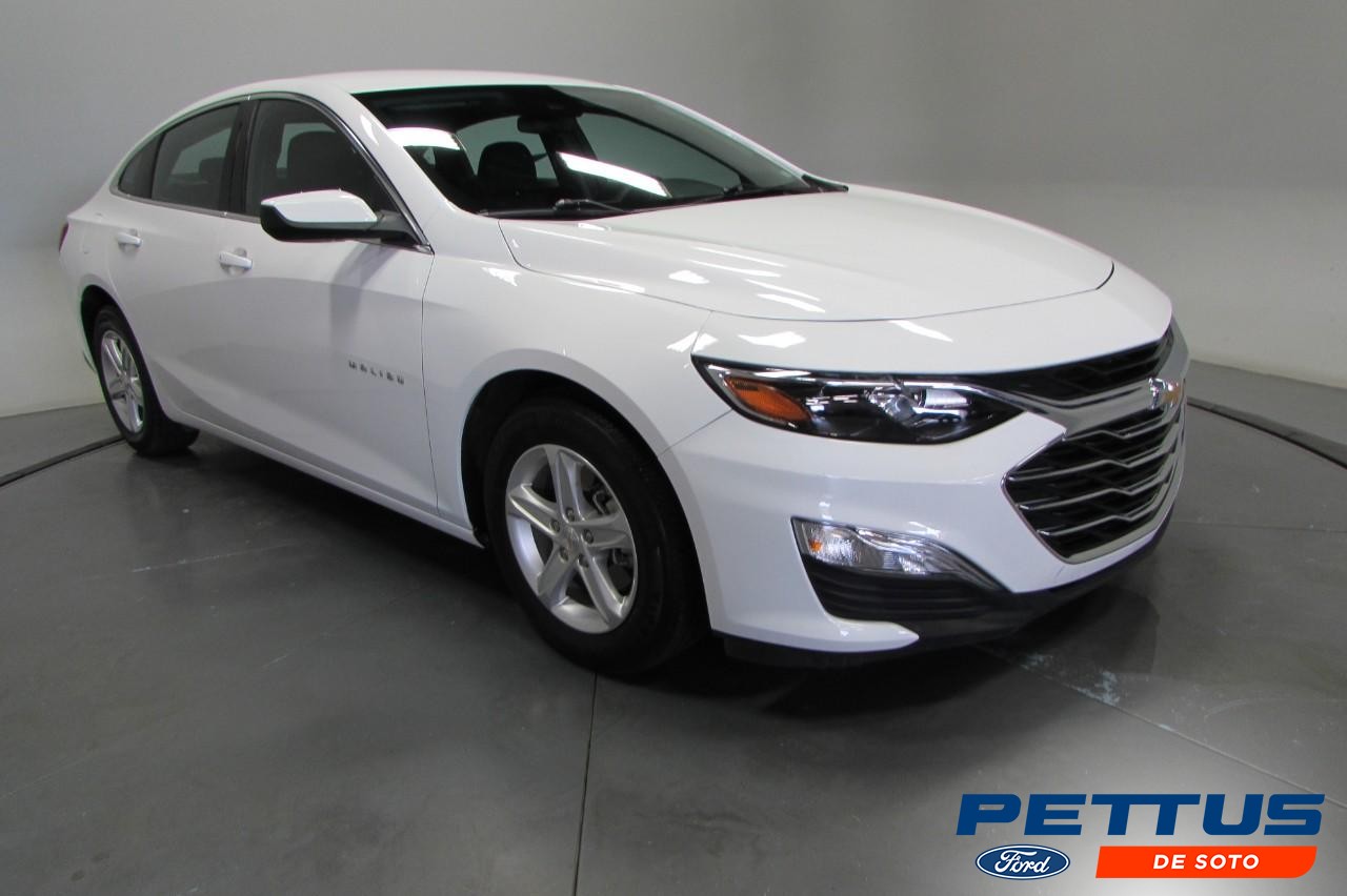 Chevrolet Malibu Vehicle Full-screen Gallery Image 01