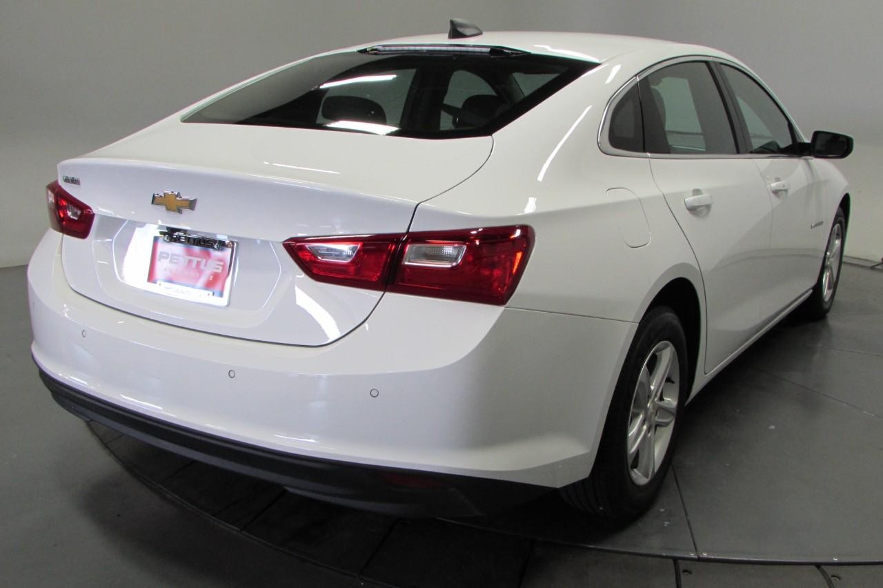 Chevrolet Malibu Vehicle Full-screen Gallery Image 08