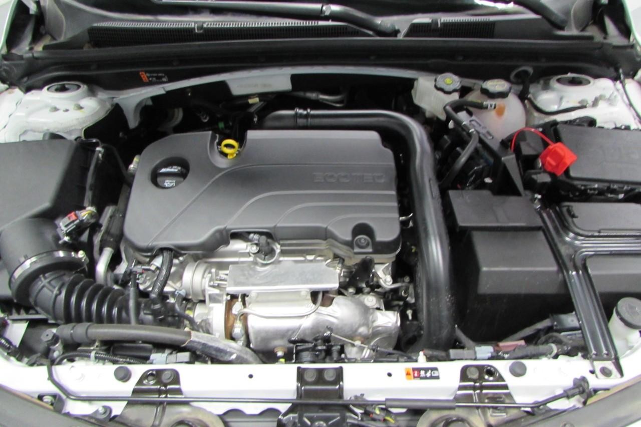 Chevrolet Malibu Vehicle Full-screen Gallery Image 09