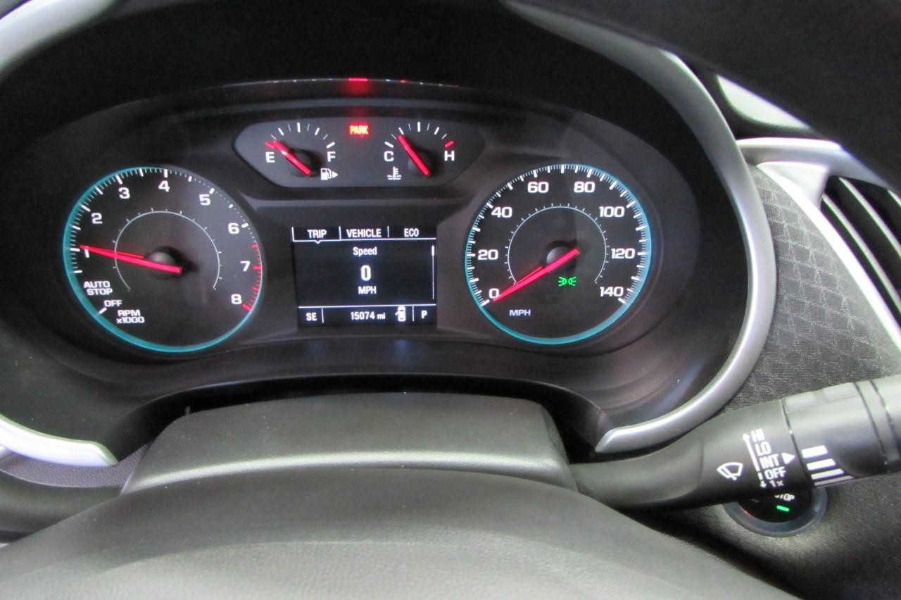 Chevrolet Malibu Vehicle Full-screen Gallery Image 17