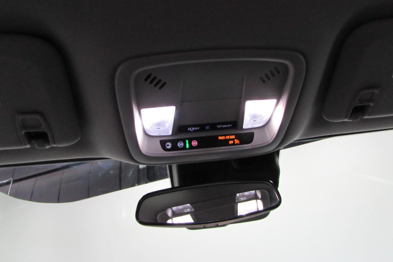 Chevrolet Malibu Vehicle Full-screen Gallery Image 18