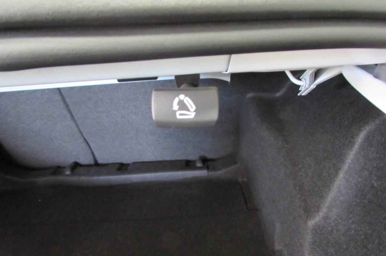 Chevrolet Malibu Vehicle Full-screen Gallery Image 27