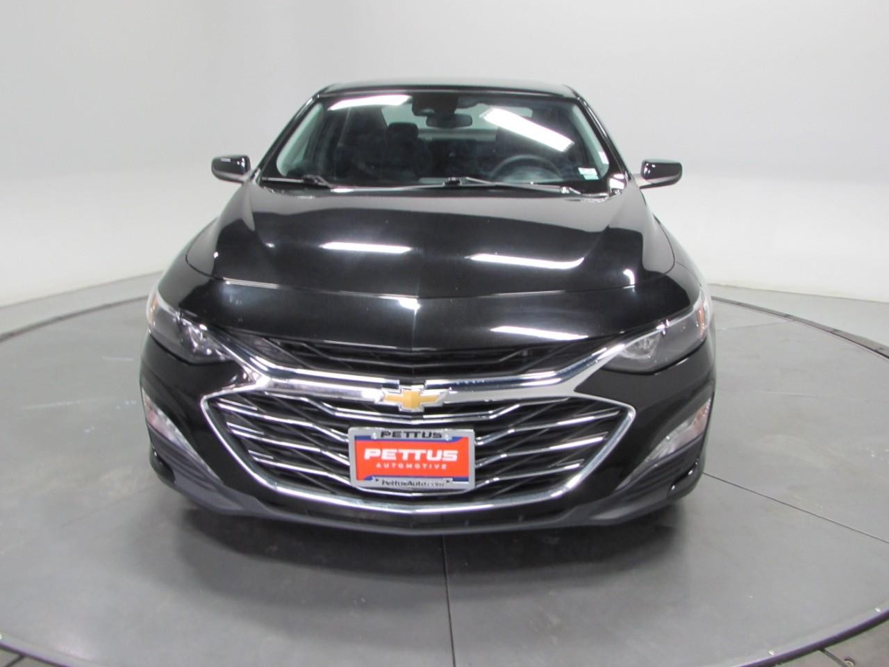 Chevrolet Malibu Vehicle Full-screen Gallery Image 02