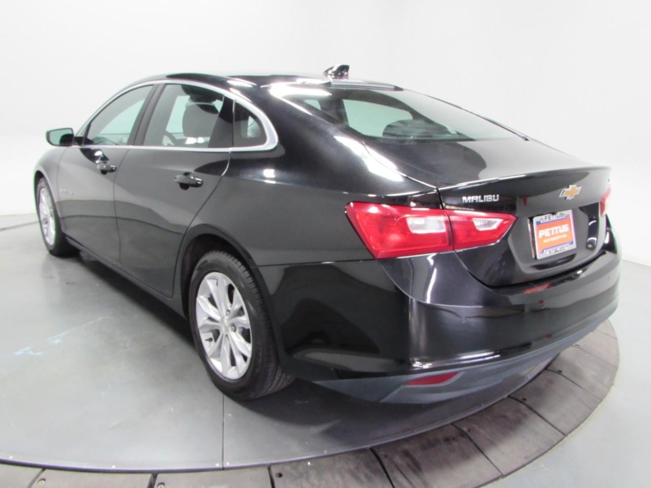 Chevrolet Malibu Vehicle Full-screen Gallery Image 06