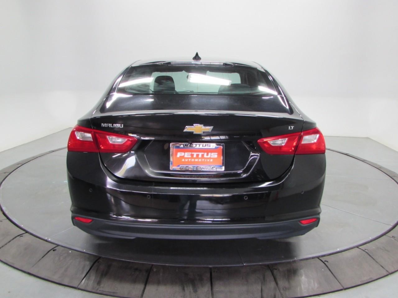 Chevrolet Malibu Vehicle Full-screen Gallery Image 07