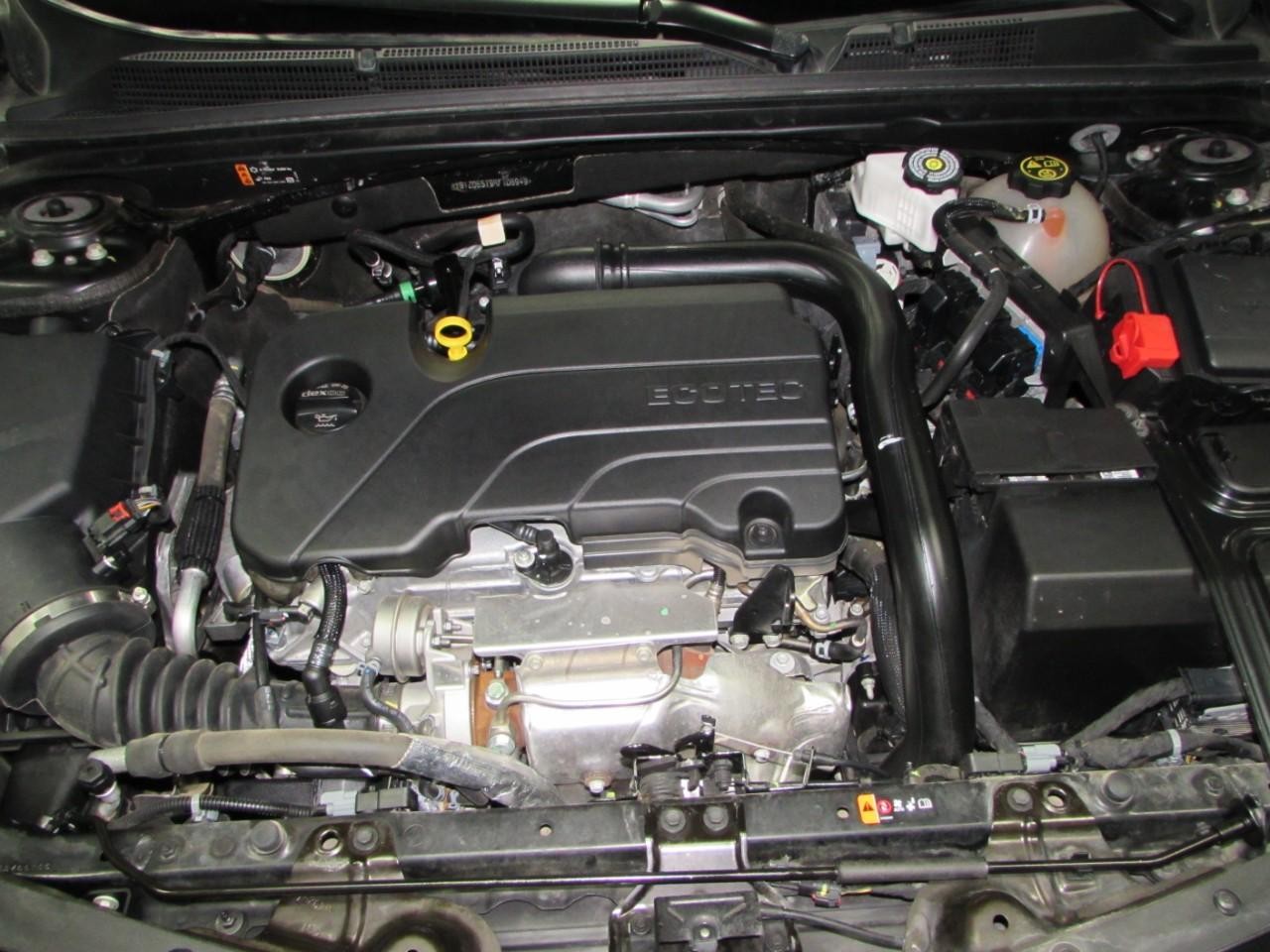 Chevrolet Malibu Vehicle Full-screen Gallery Image 09