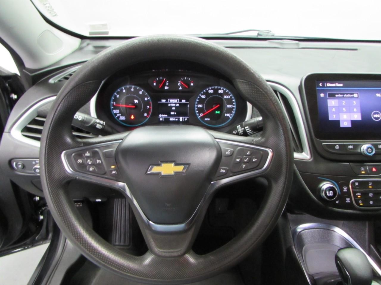Chevrolet Malibu Vehicle Full-screen Gallery Image 14