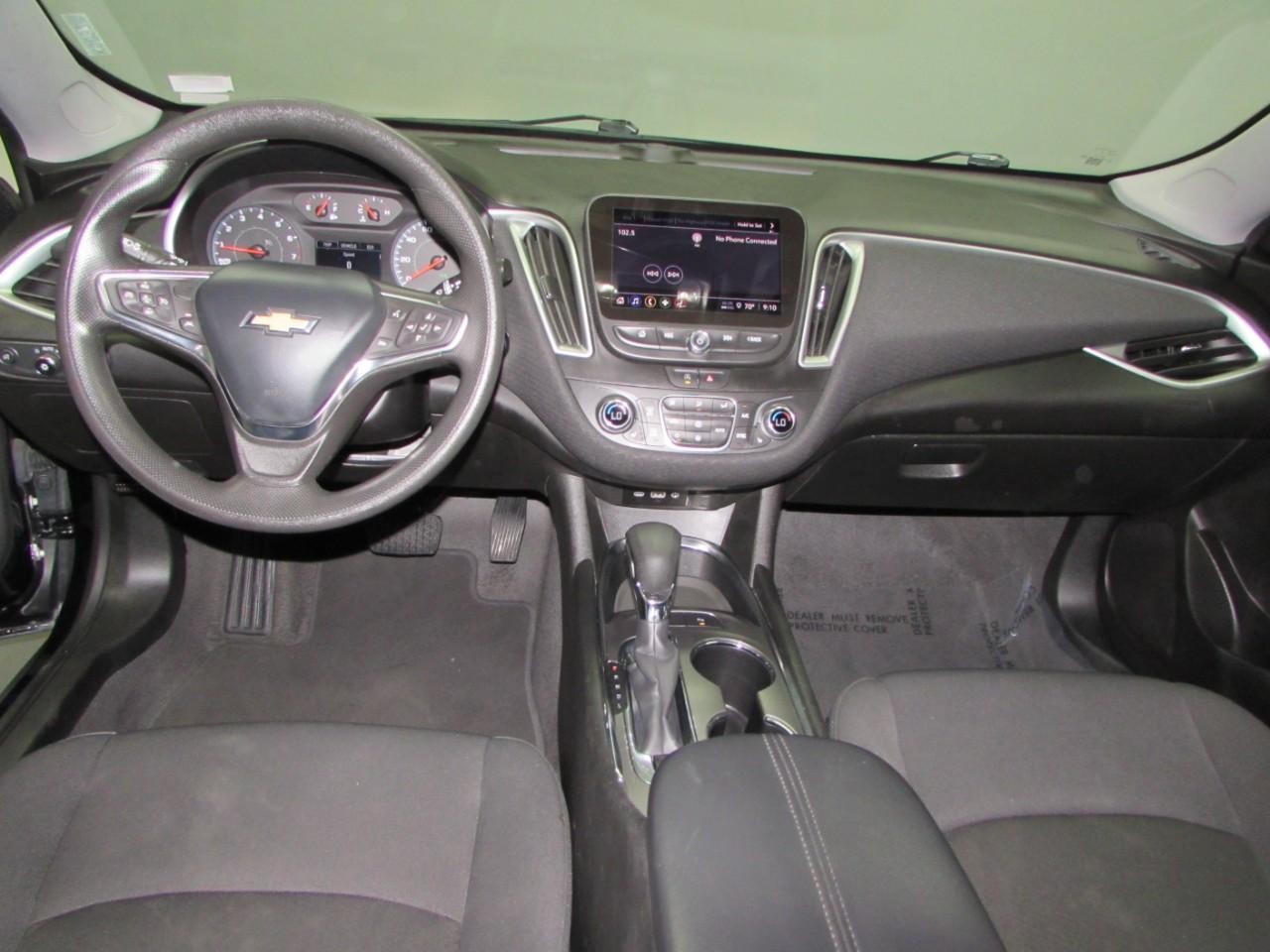 Chevrolet Malibu Vehicle Full-screen Gallery Image 20