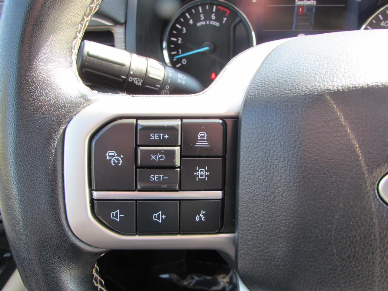 Ford Expedition Max Vehicle Full-screen Gallery Image 12