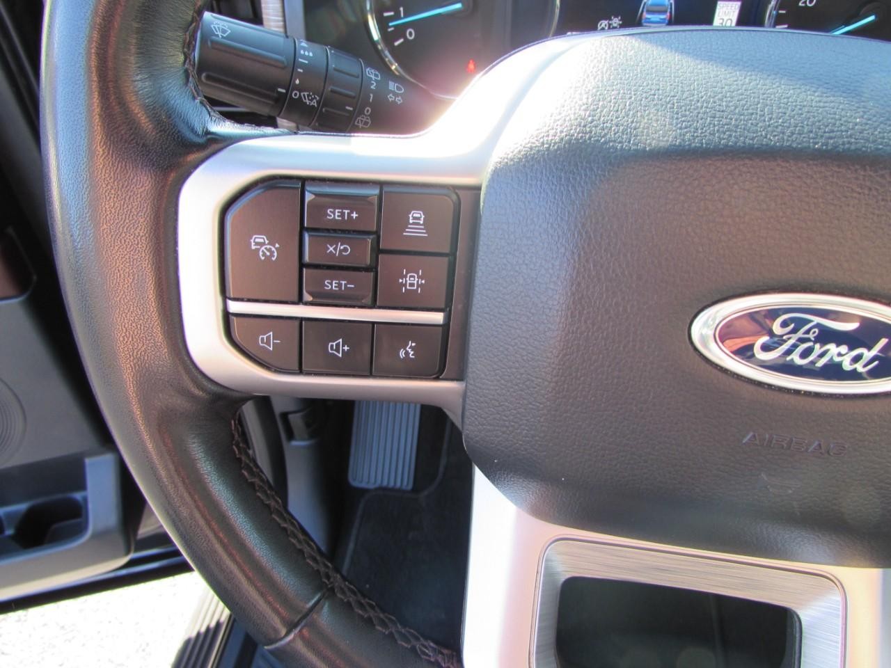 Ford Expedition Max Vehicle Full-screen Gallery Image 15