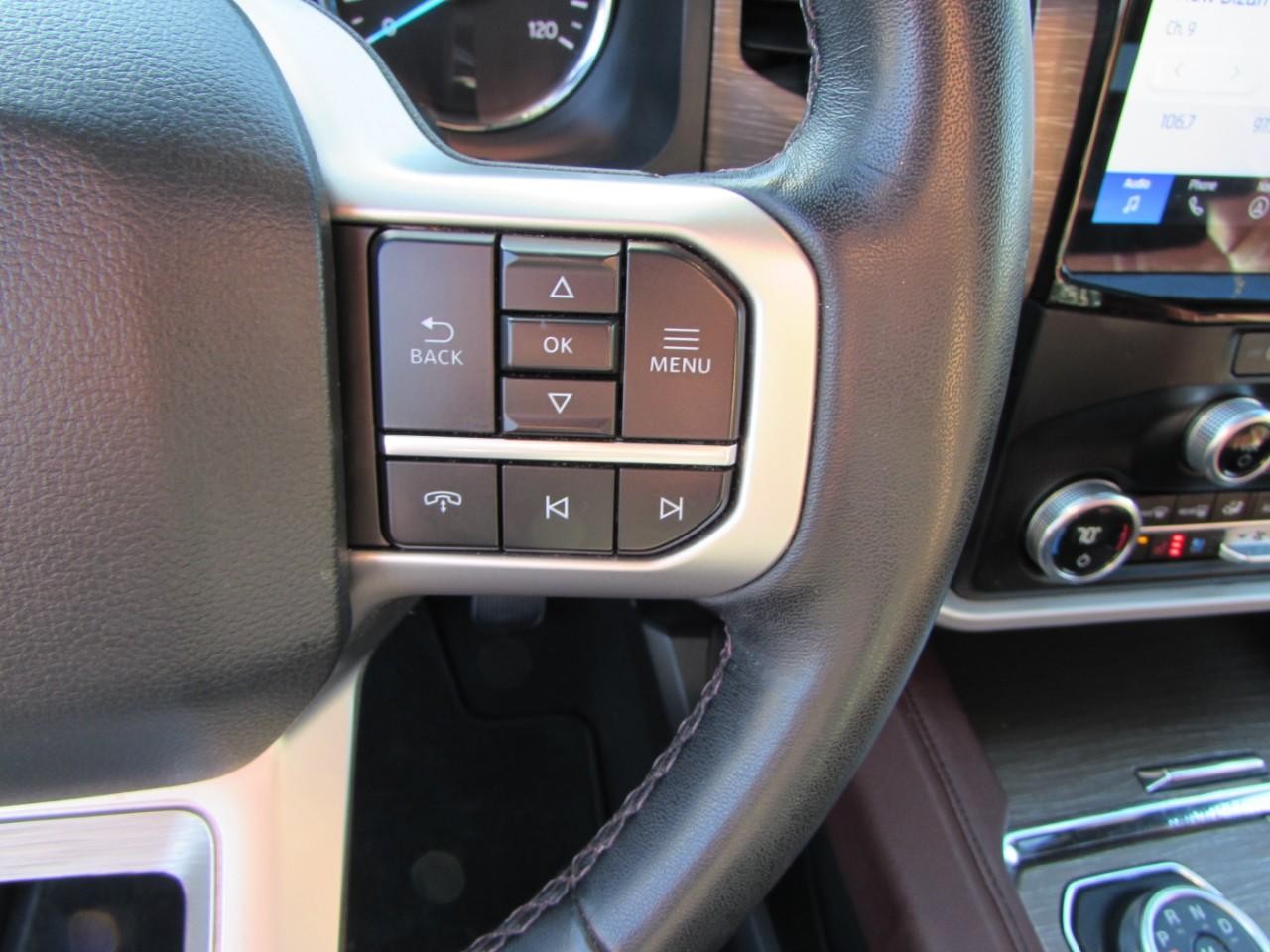 Ford Expedition Max Vehicle Full-screen Gallery Image 16