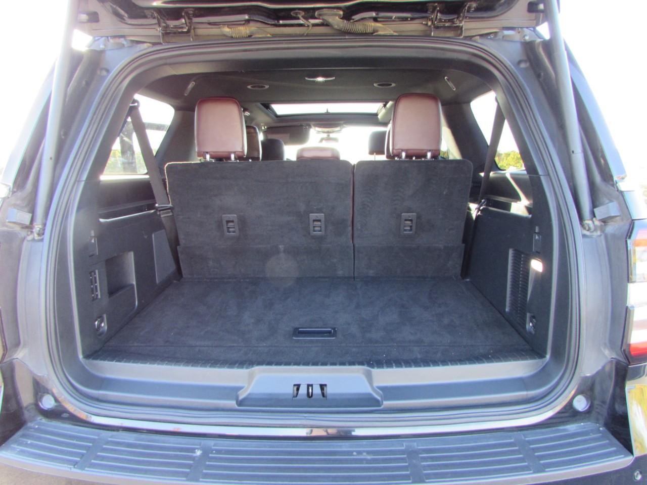 Ford Expedition Max Vehicle Full-screen Gallery Image 31