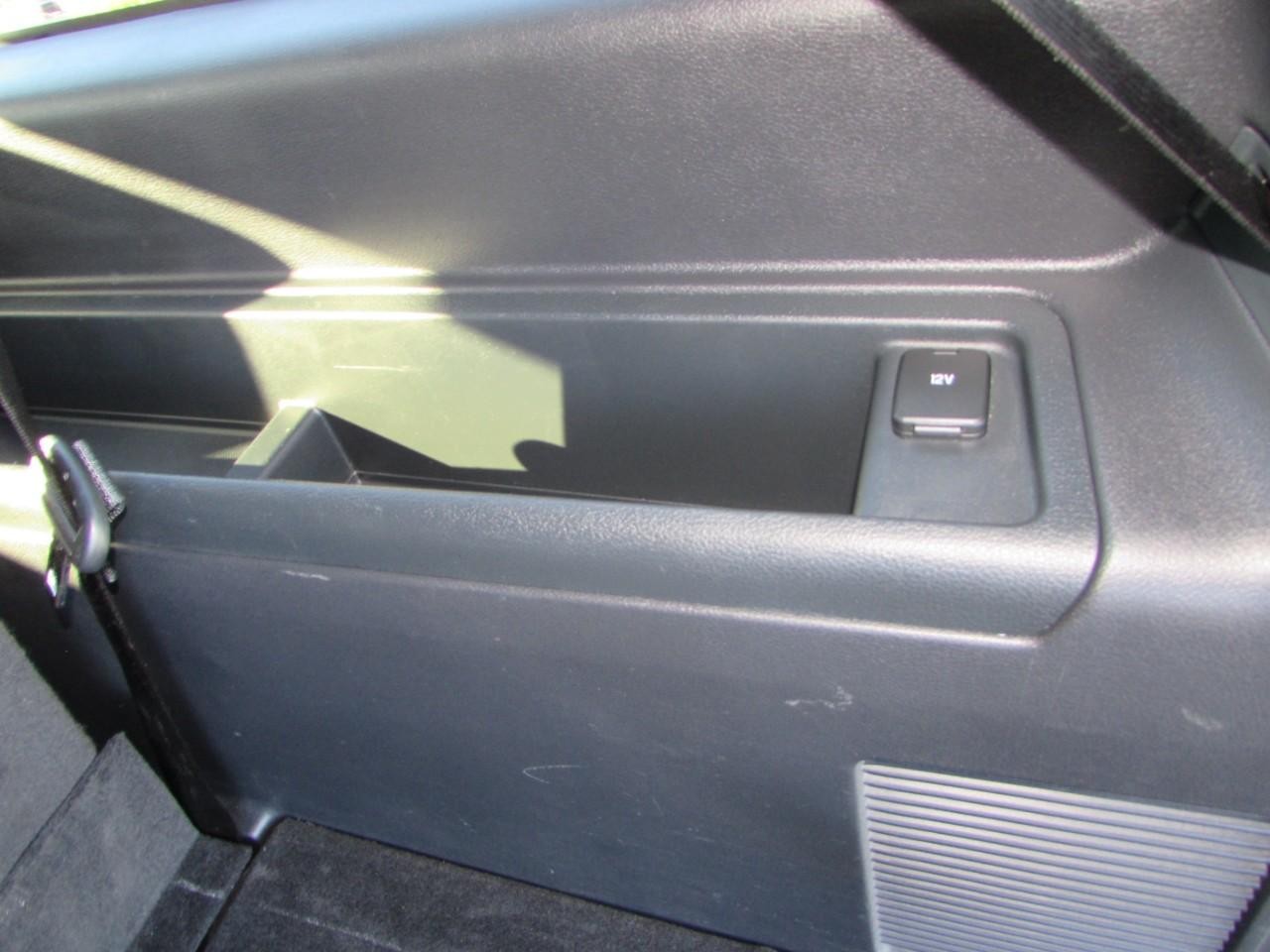 Ford Expedition Max Vehicle Full-screen Gallery Image 33