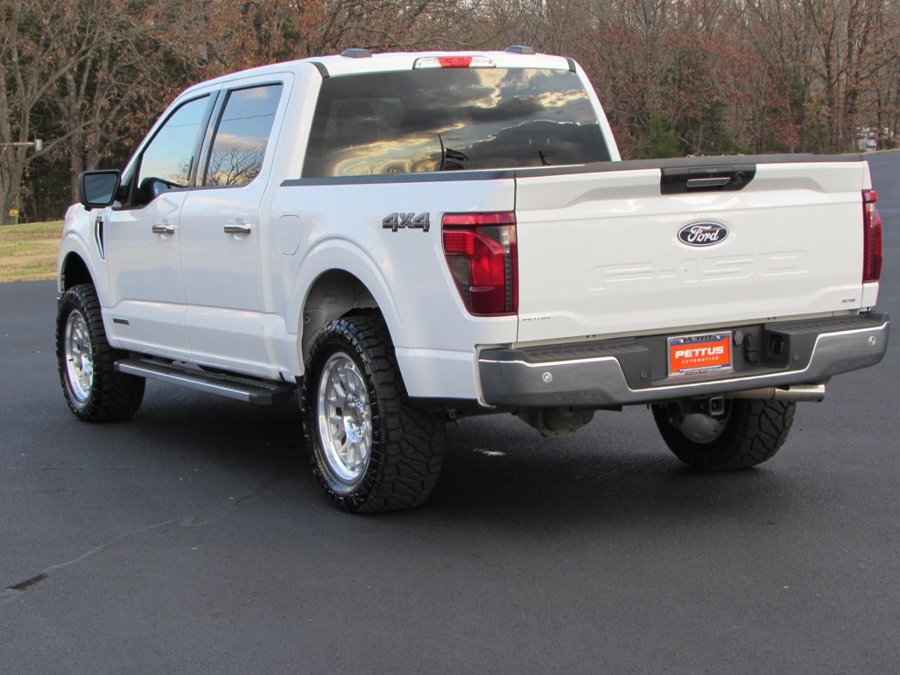 Ford F-150 Vehicle Full-screen Gallery Image 06