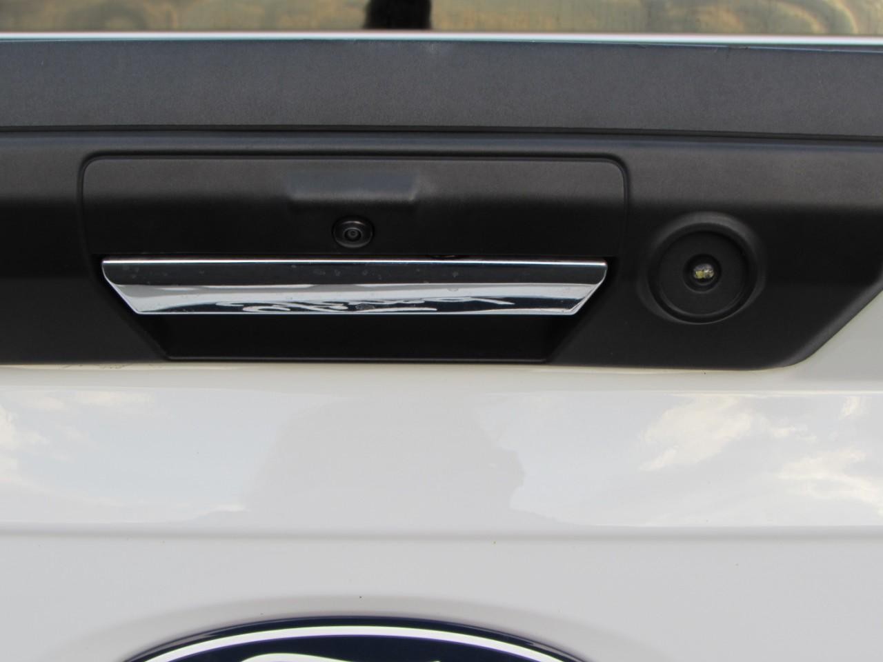 Ford F-150 Vehicle Full-screen Gallery Image 15