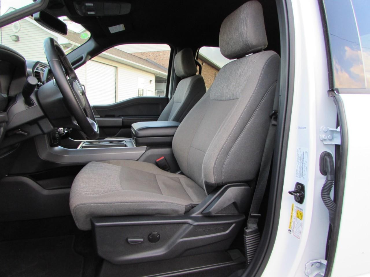 Ford F-150 Vehicle Full-screen Gallery Image 19