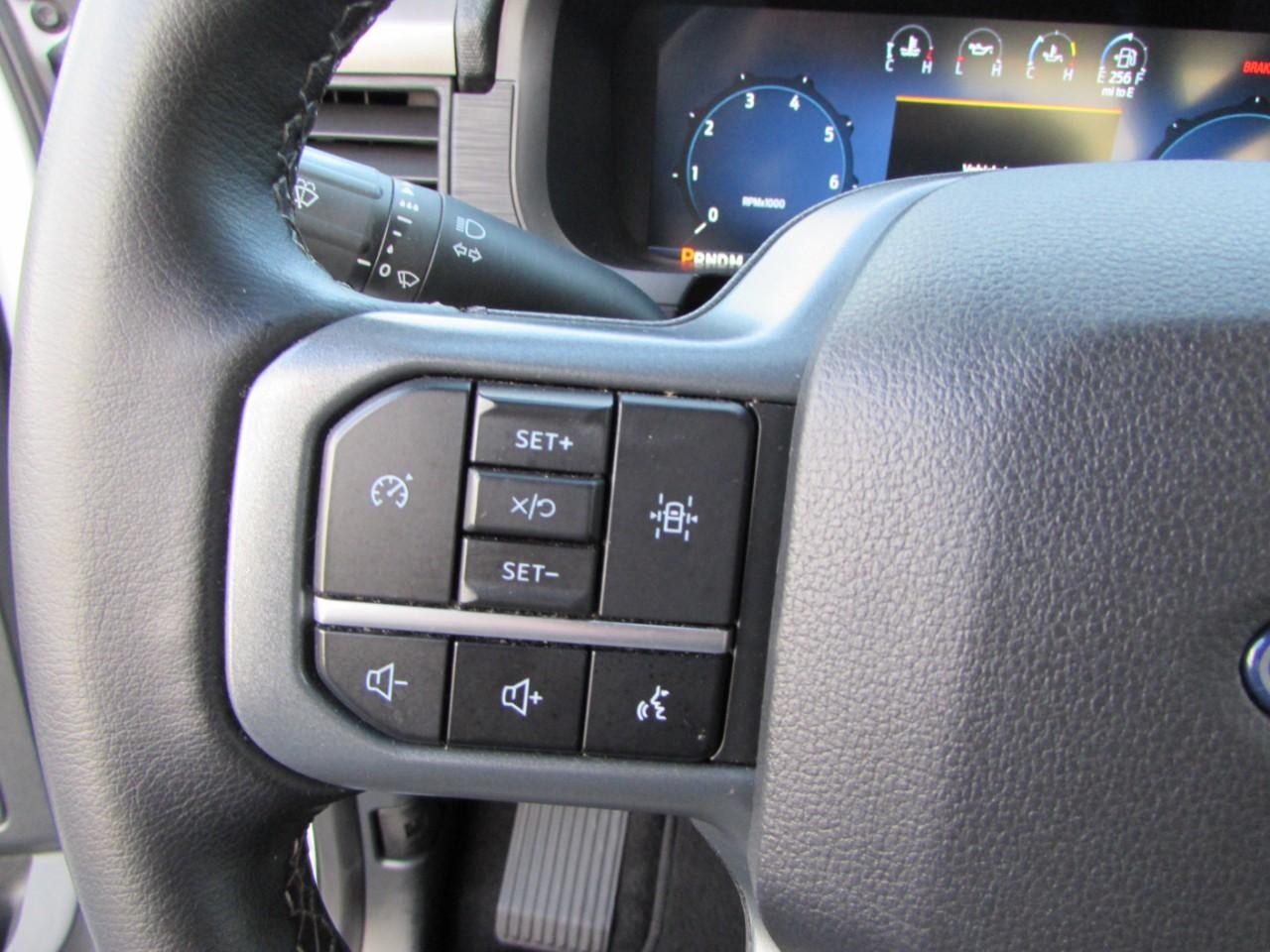 Ford F-150 Vehicle Full-screen Gallery Image 22