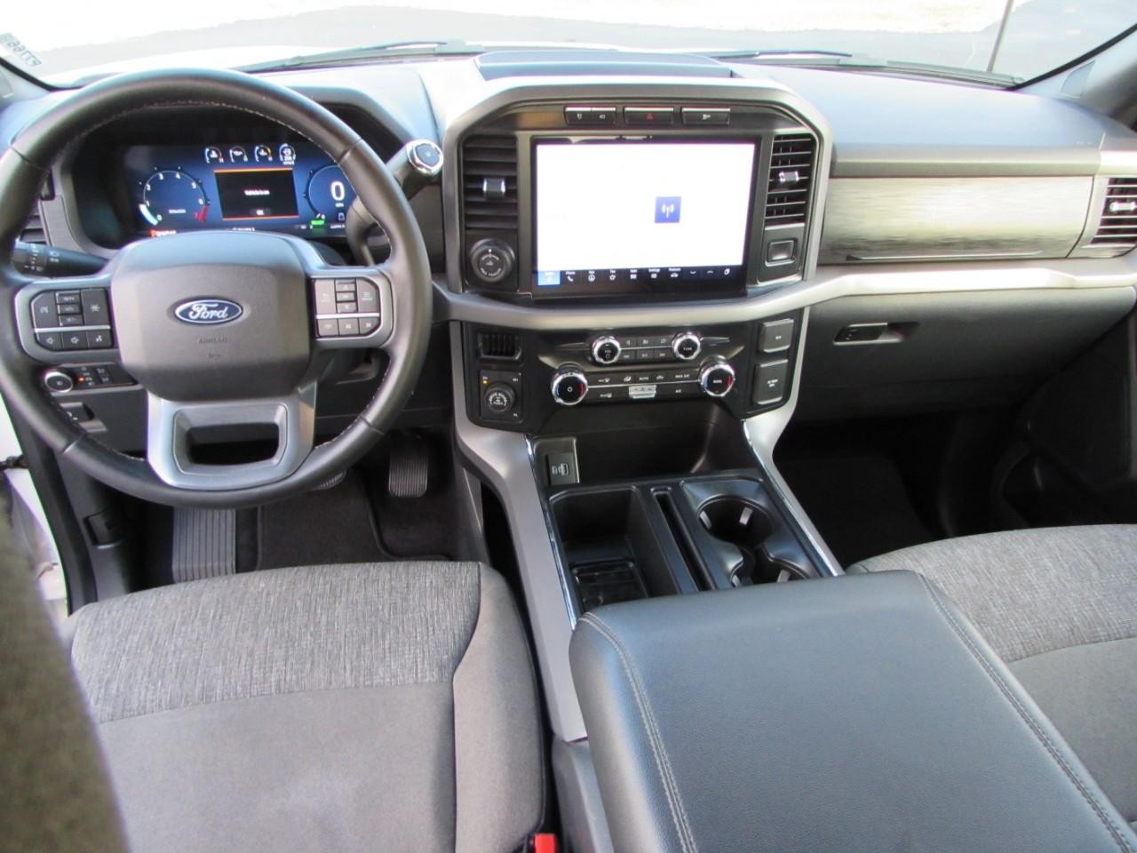Ford F-150 Vehicle Full-screen Gallery Image 31