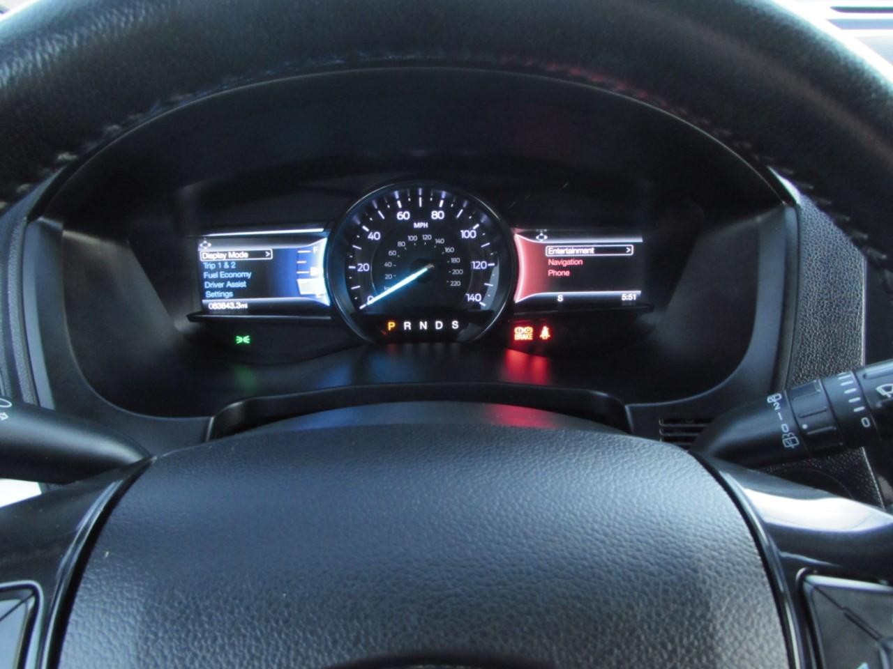 Ford Explorer Vehicle Full-screen Gallery Image 20