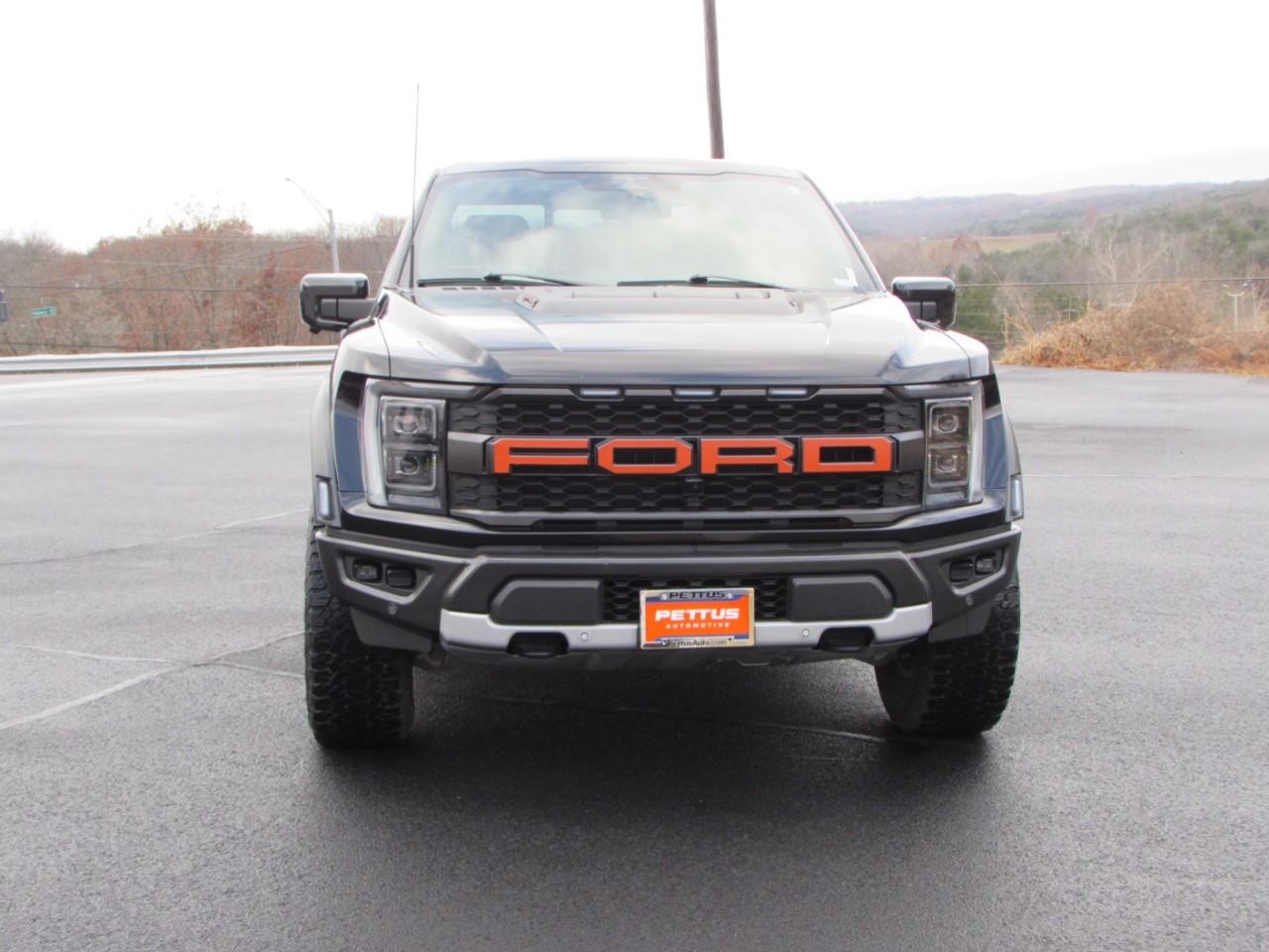 Ford F-150 Vehicle Full-screen Gallery Image 02