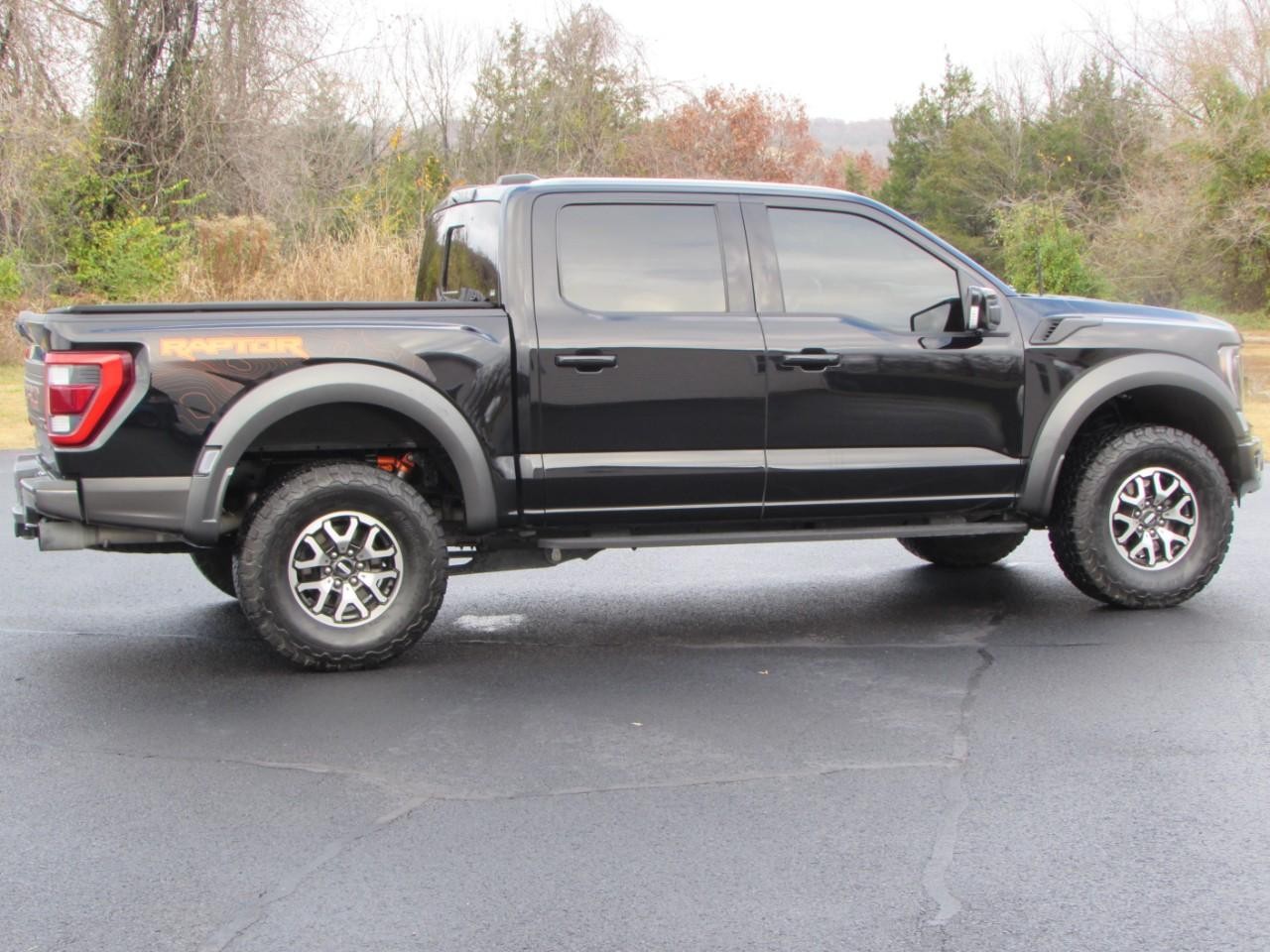 Ford F-150 Vehicle Full-screen Gallery Image 08