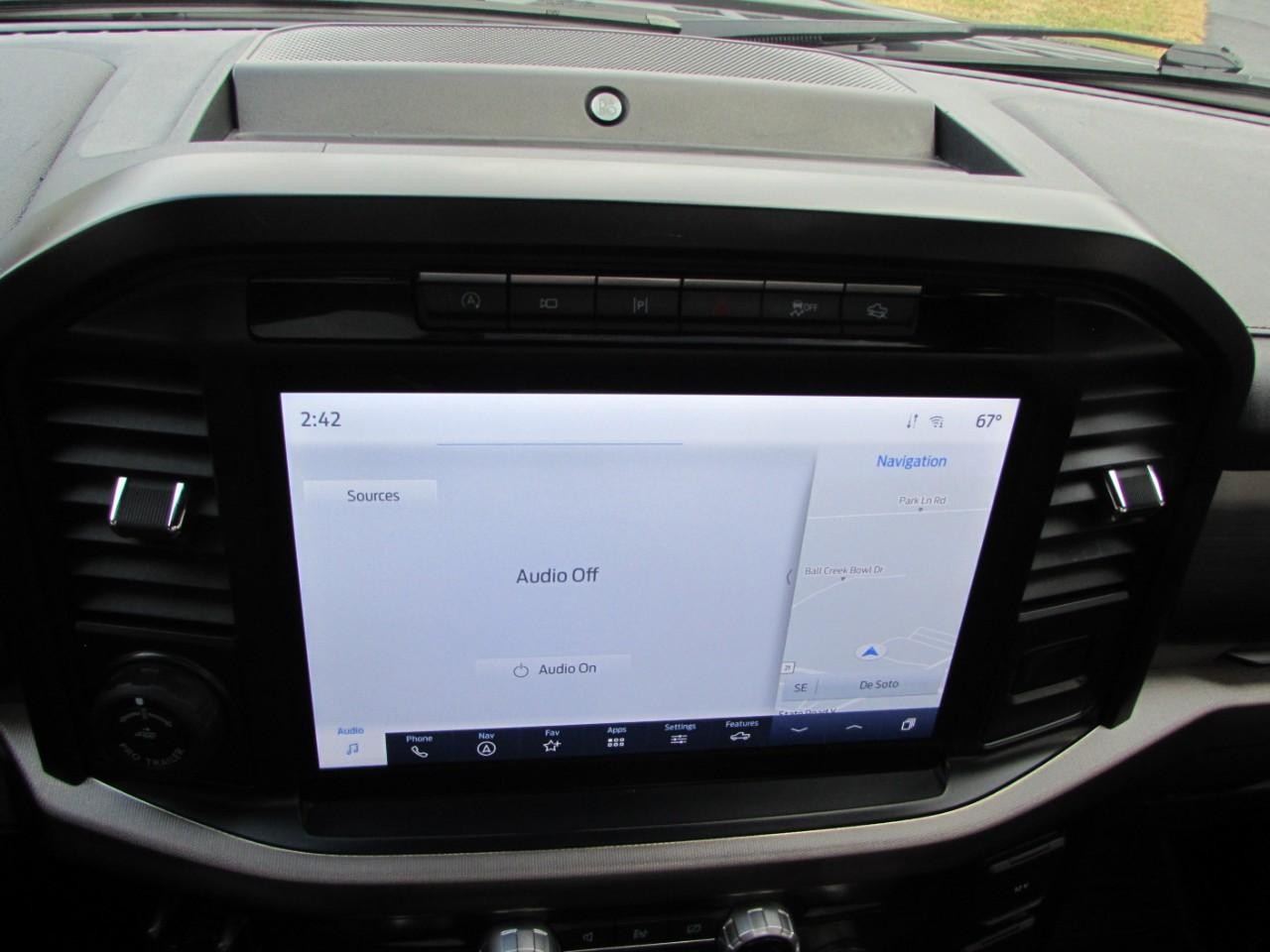 Ford F-150 Vehicle Full-screen Gallery Image 26