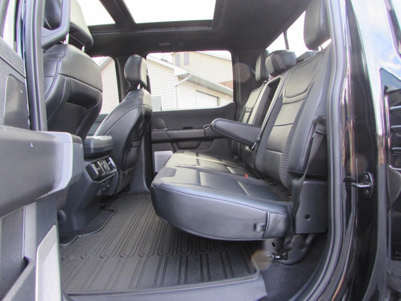 Ford F-150 Vehicle Full-screen Gallery Image 33