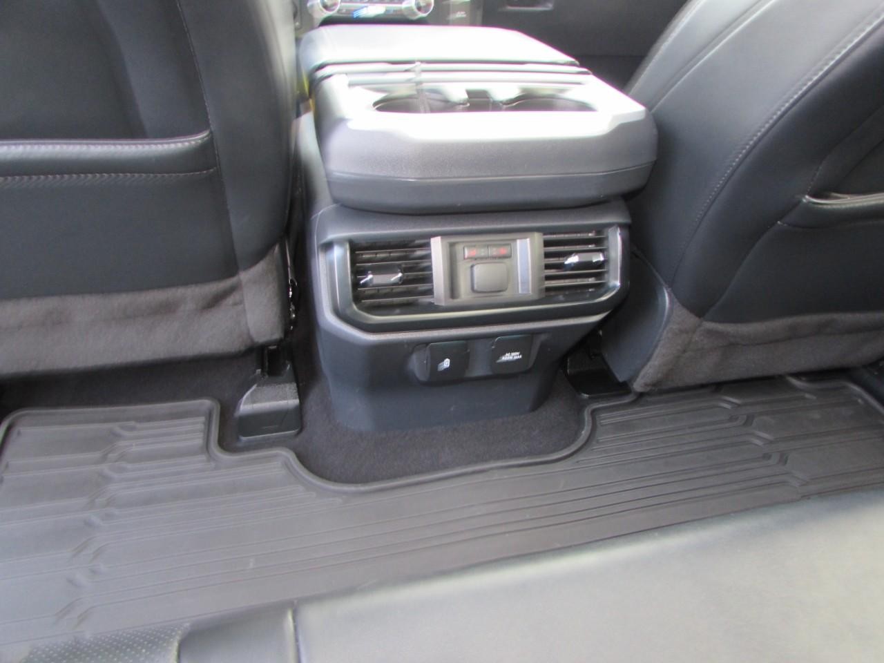 Ford F-150 Vehicle Full-screen Gallery Image 34