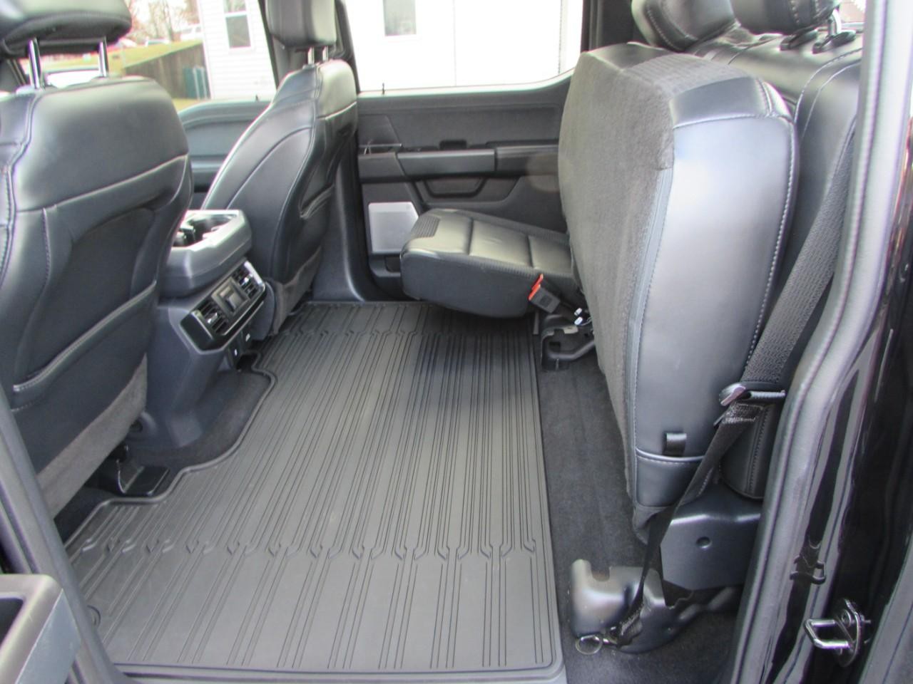 Ford F-150 Vehicle Full-screen Gallery Image 35