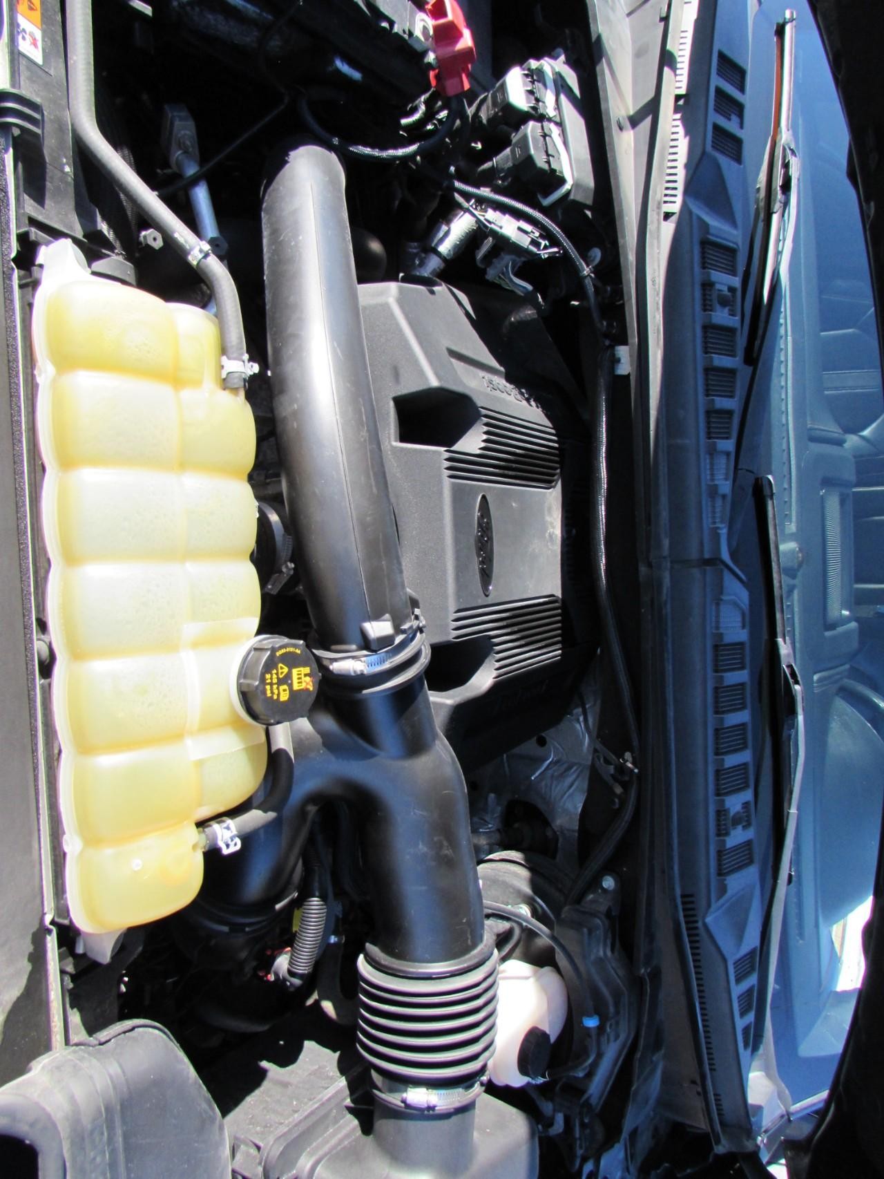 Ford F-150 Vehicle Full-screen Gallery Image 09