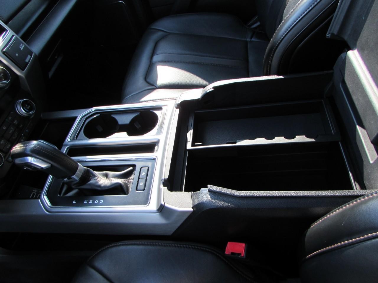 Ford F-150 Vehicle Full-screen Gallery Image 24