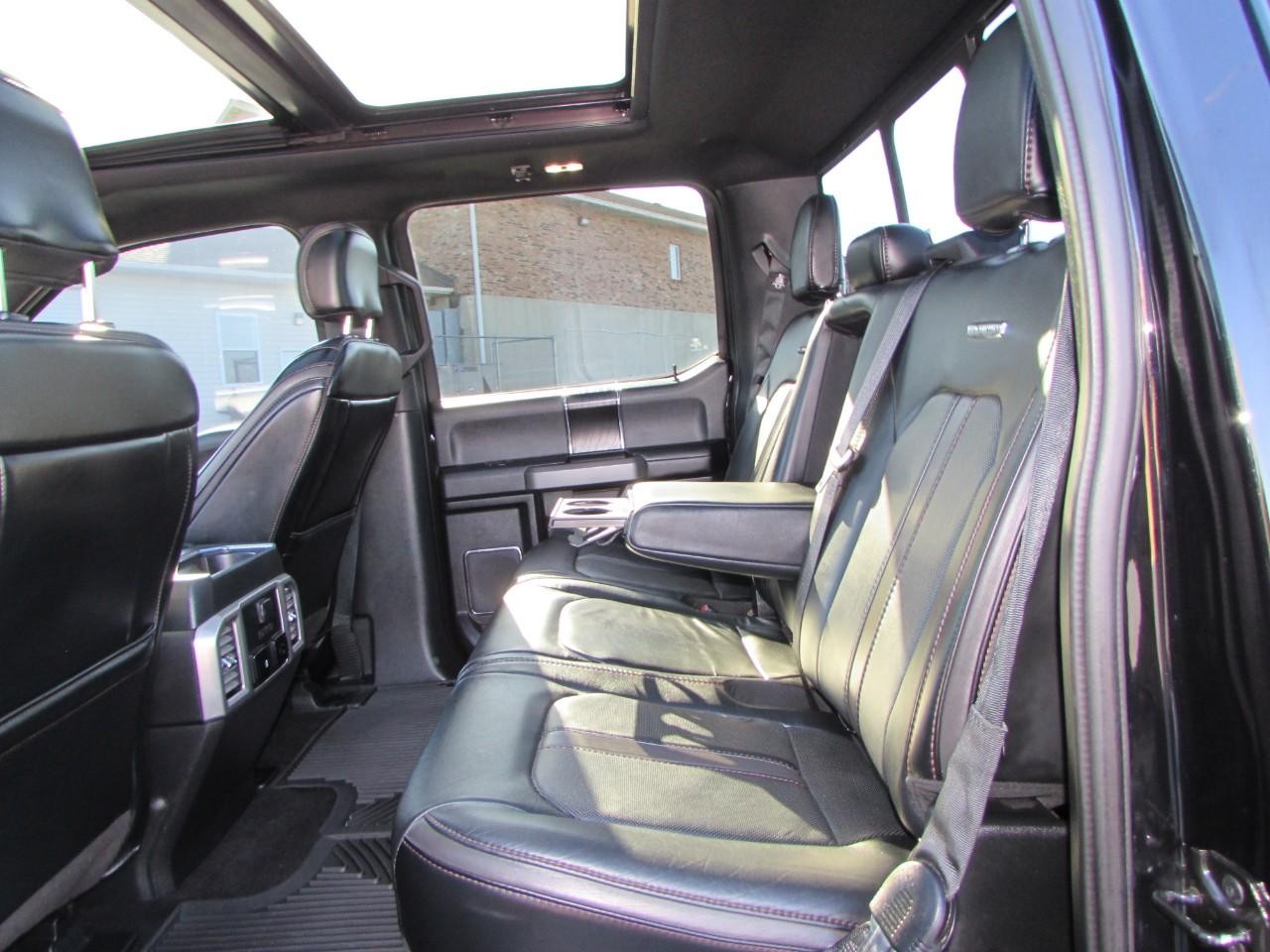 Ford F-150 Vehicle Full-screen Gallery Image 27