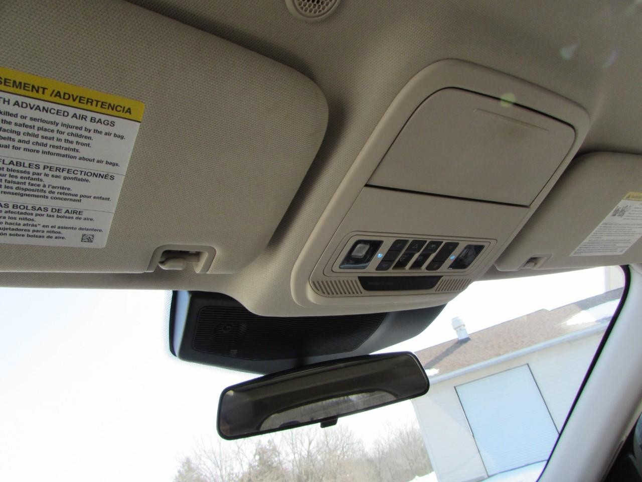 Ford Explorer Vehicle Full-screen Gallery Image 19