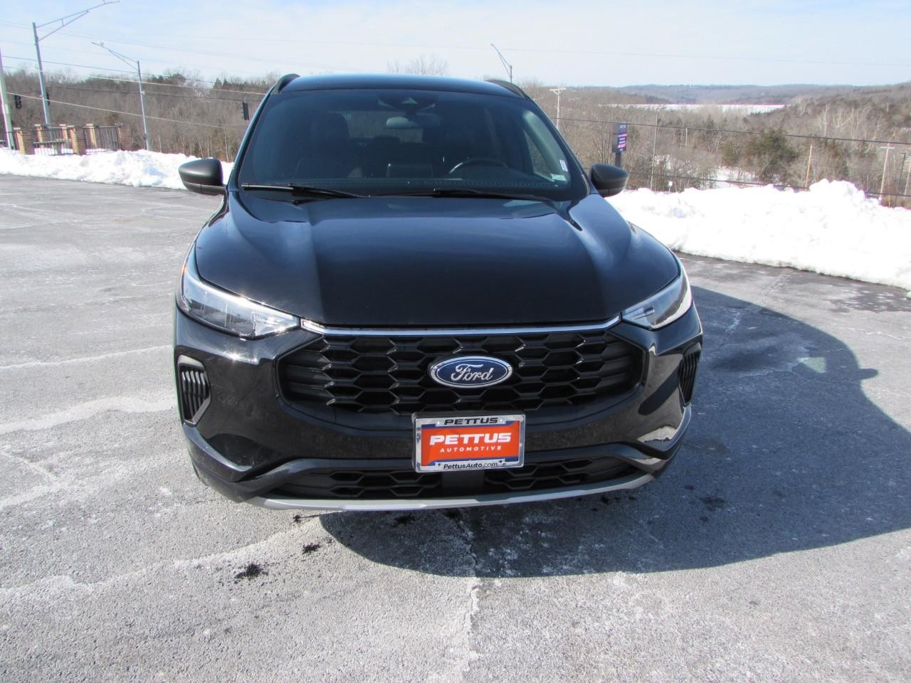 Ford Escape Vehicle Full-screen Gallery Image 02