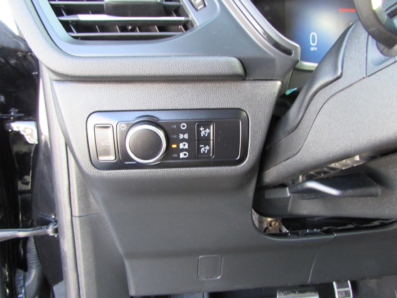 Ford Escape Vehicle Full-screen Gallery Image 13