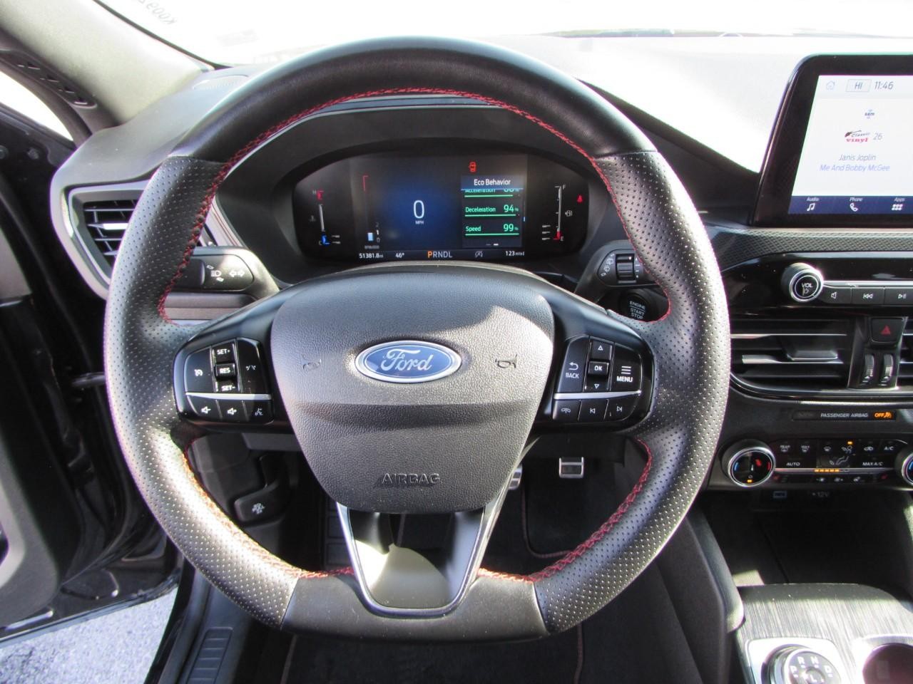 Ford Escape Vehicle Full-screen Gallery Image 14