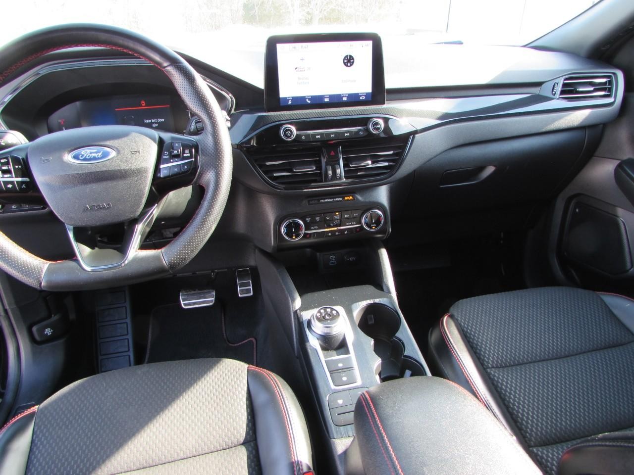 Ford Escape Vehicle Full-screen Gallery Image 23