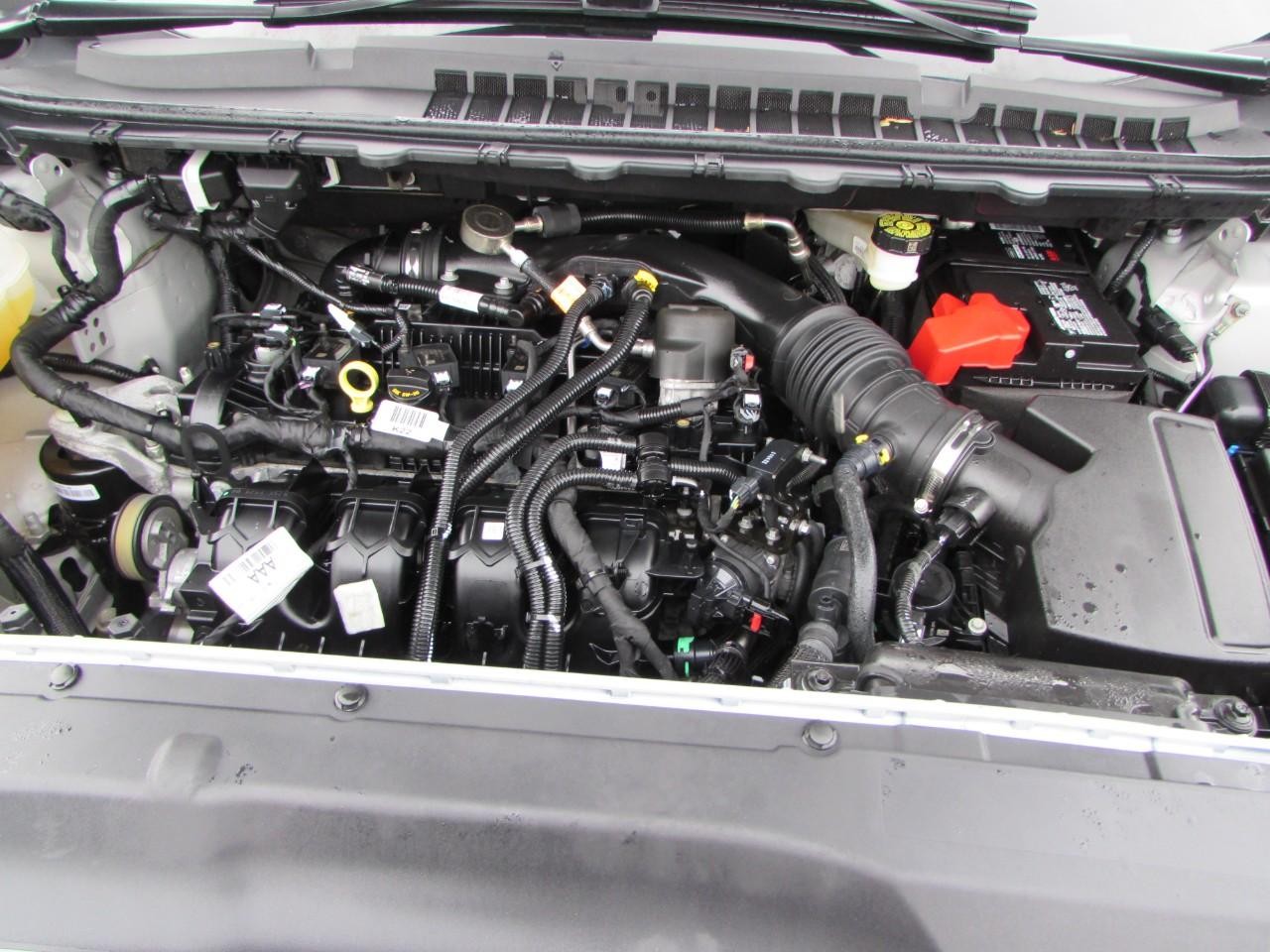 Ford Edge Vehicle Full-screen Gallery Image 09