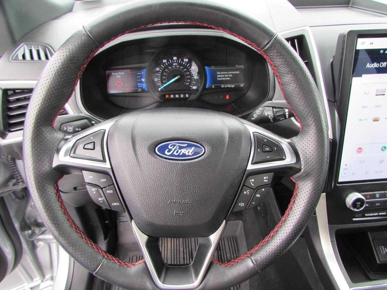 Ford Edge Vehicle Full-screen Gallery Image 13