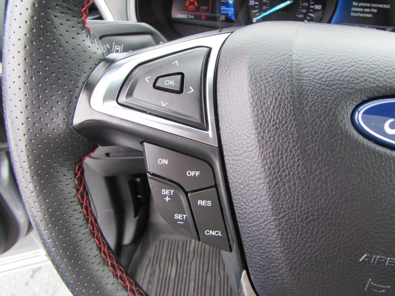 Ford Edge Vehicle Full-screen Gallery Image 14