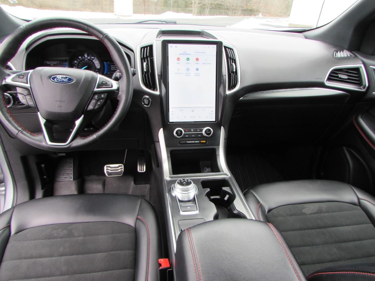 Ford Edge Vehicle Full-screen Gallery Image 21