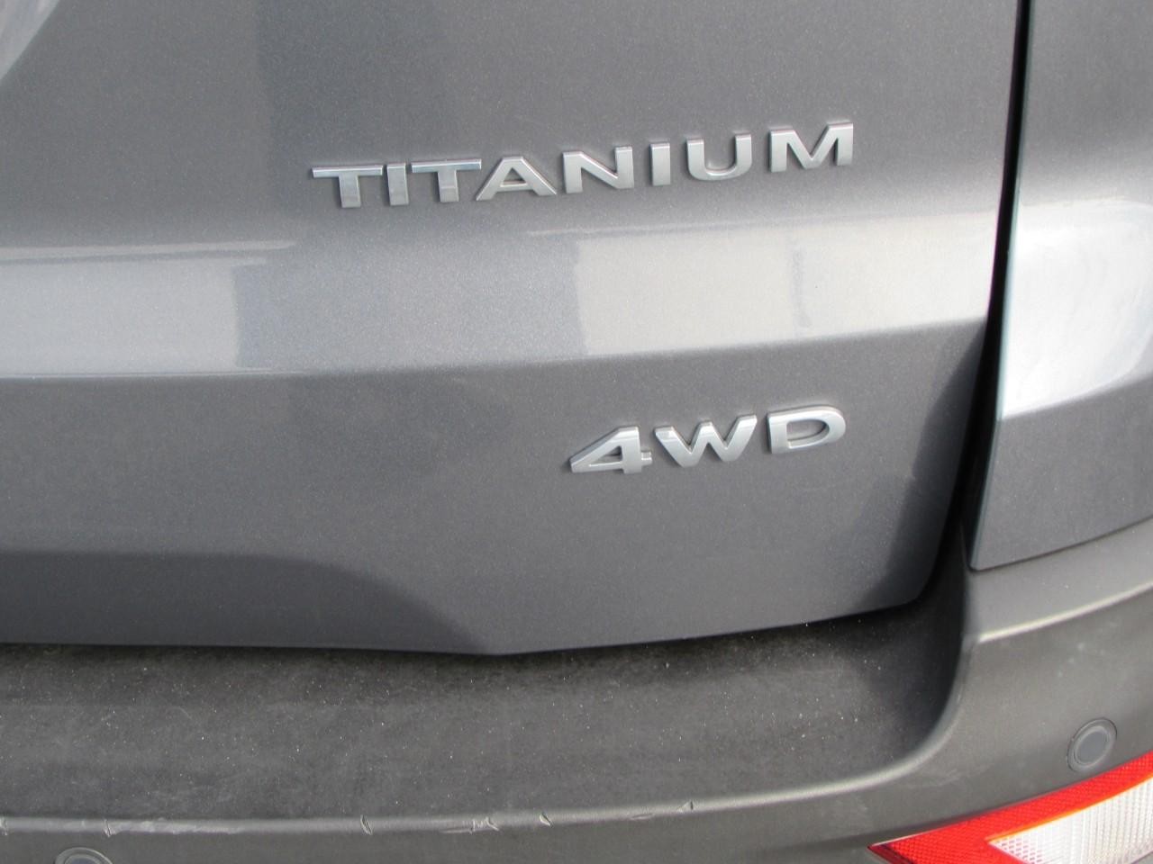 Ford EcoSport Vehicle Full-screen Gallery Image 10