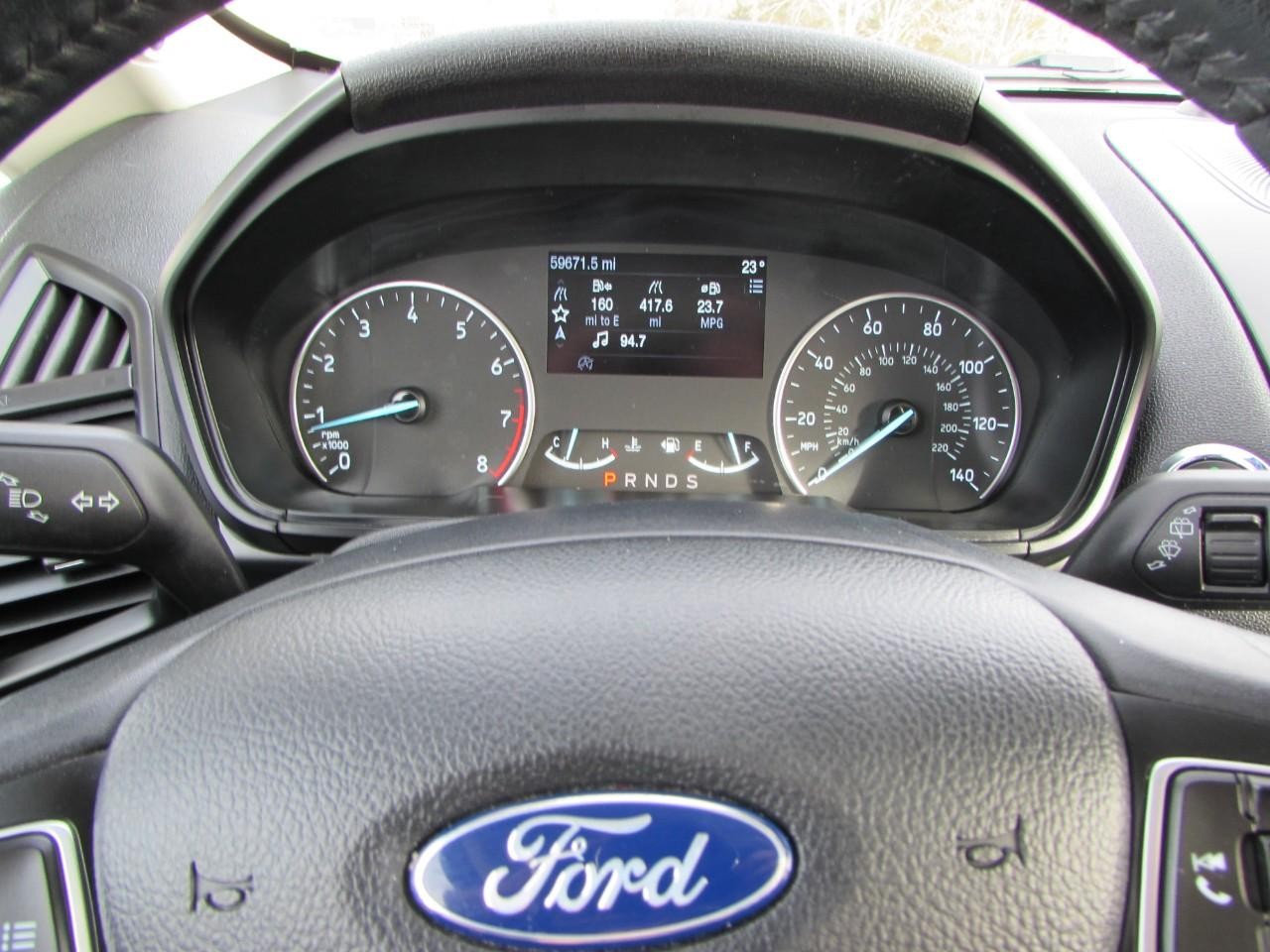 Ford EcoSport Vehicle Full-screen Gallery Image 18