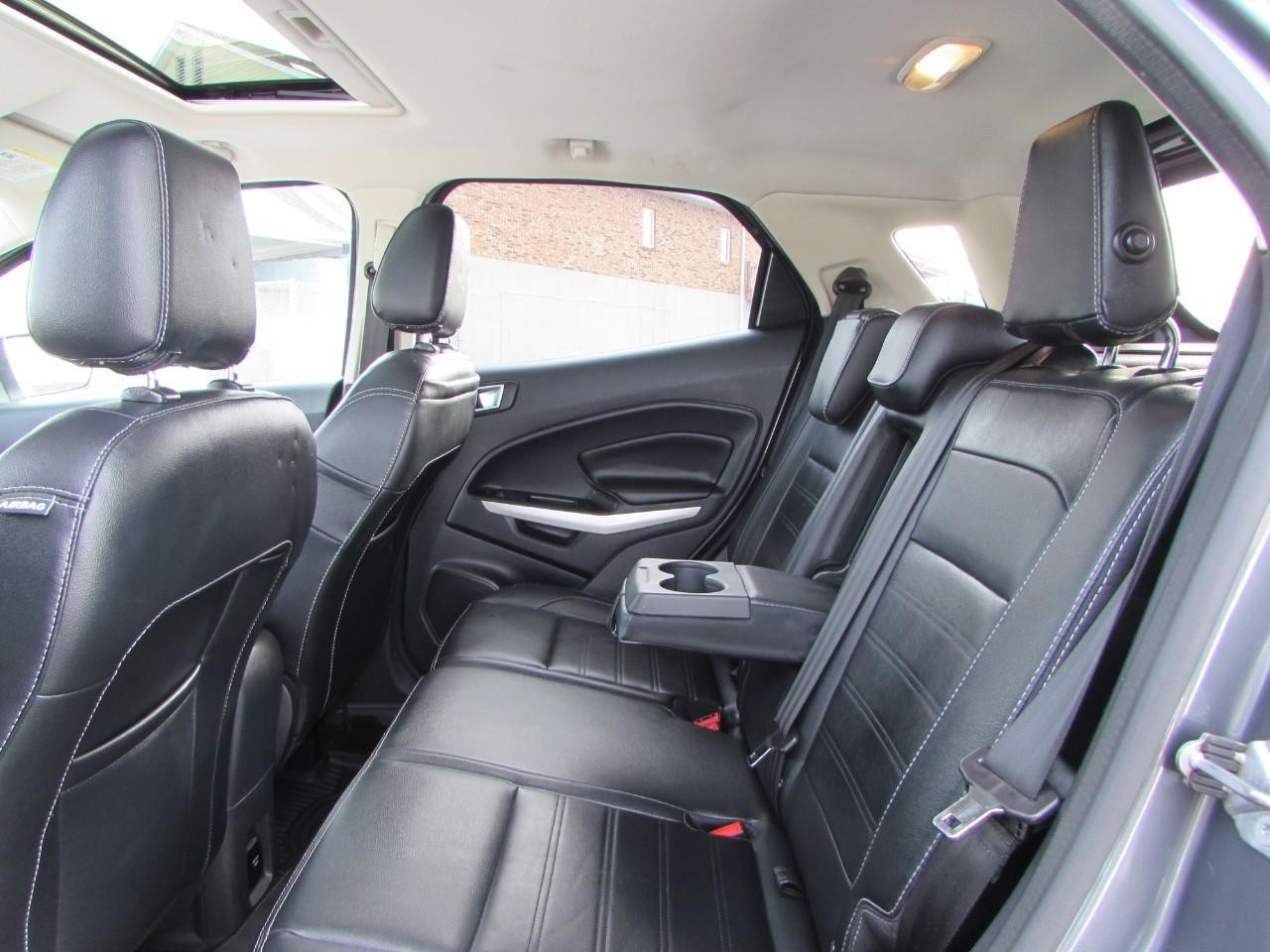 Ford EcoSport Vehicle Full-screen Gallery Image 25