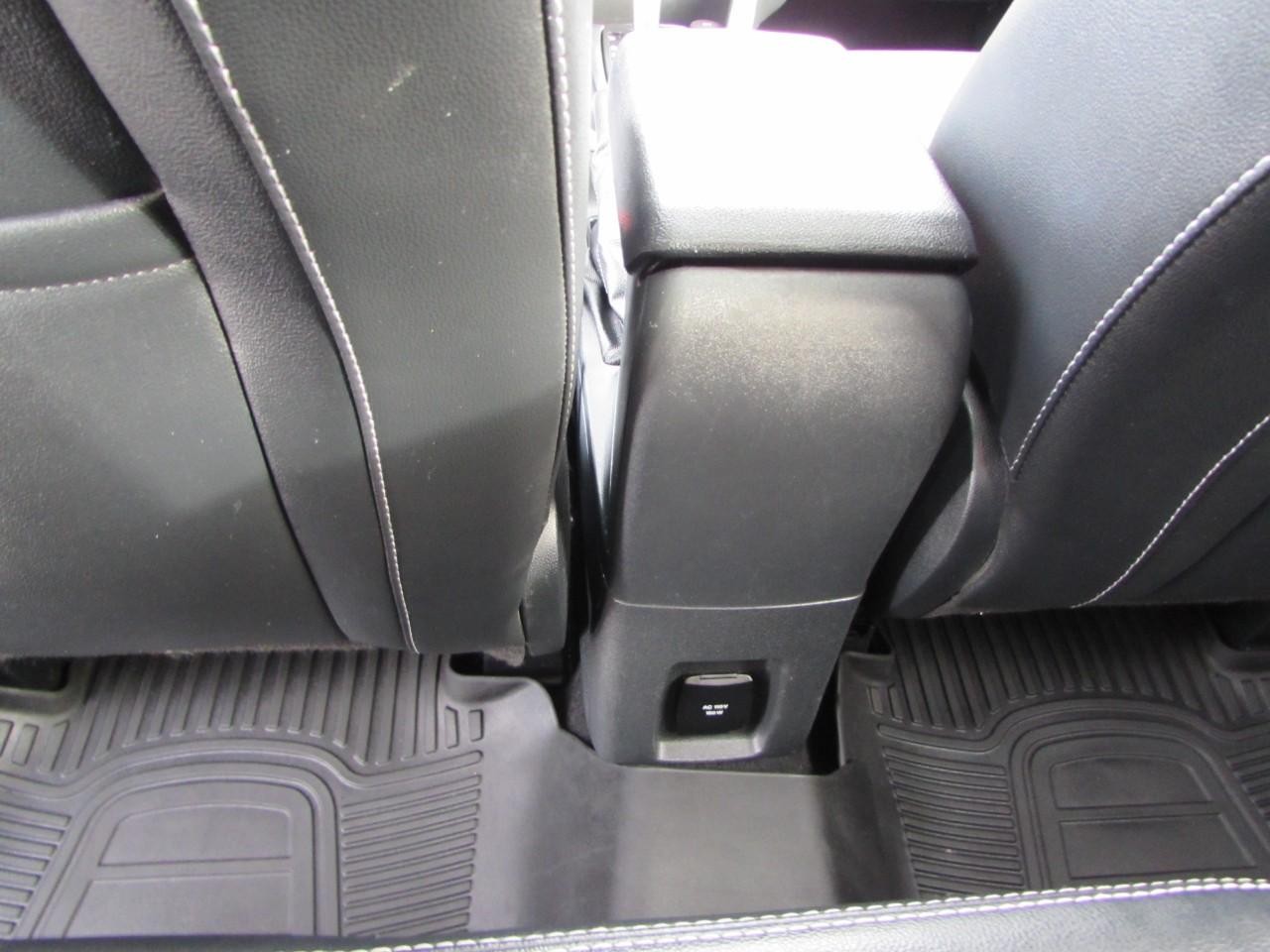 Ford EcoSport Vehicle Full-screen Gallery Image 26